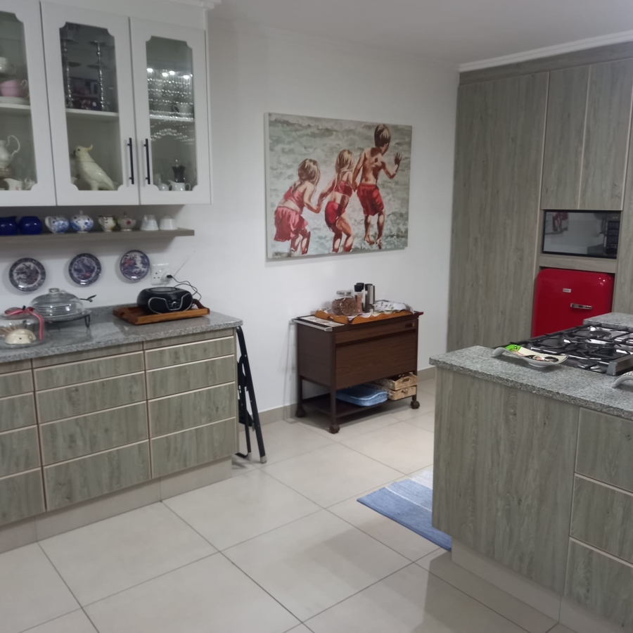 4 Bedroom Property for Sale in Menkenkop Western Cape